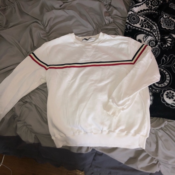 Brandy Melville Sweaters - BRANDY MELLVILLE white crew neck sweatshirt